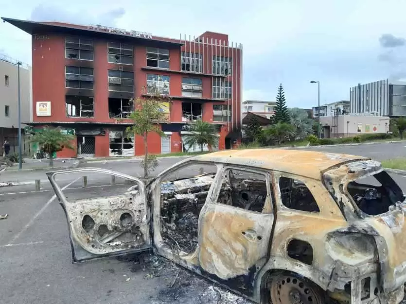 Emeutes de 2024 en Nouvelle-Calédonie: l'Etat condamné à verser 28 millions d'euros à Allianz
