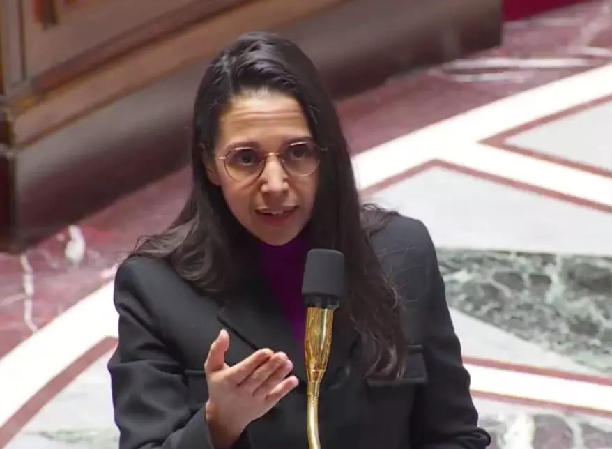 Nouvelle-Calédonie : Naïma Moutchou appelle « les forces politiques » à « prendre leurs responsabilités »