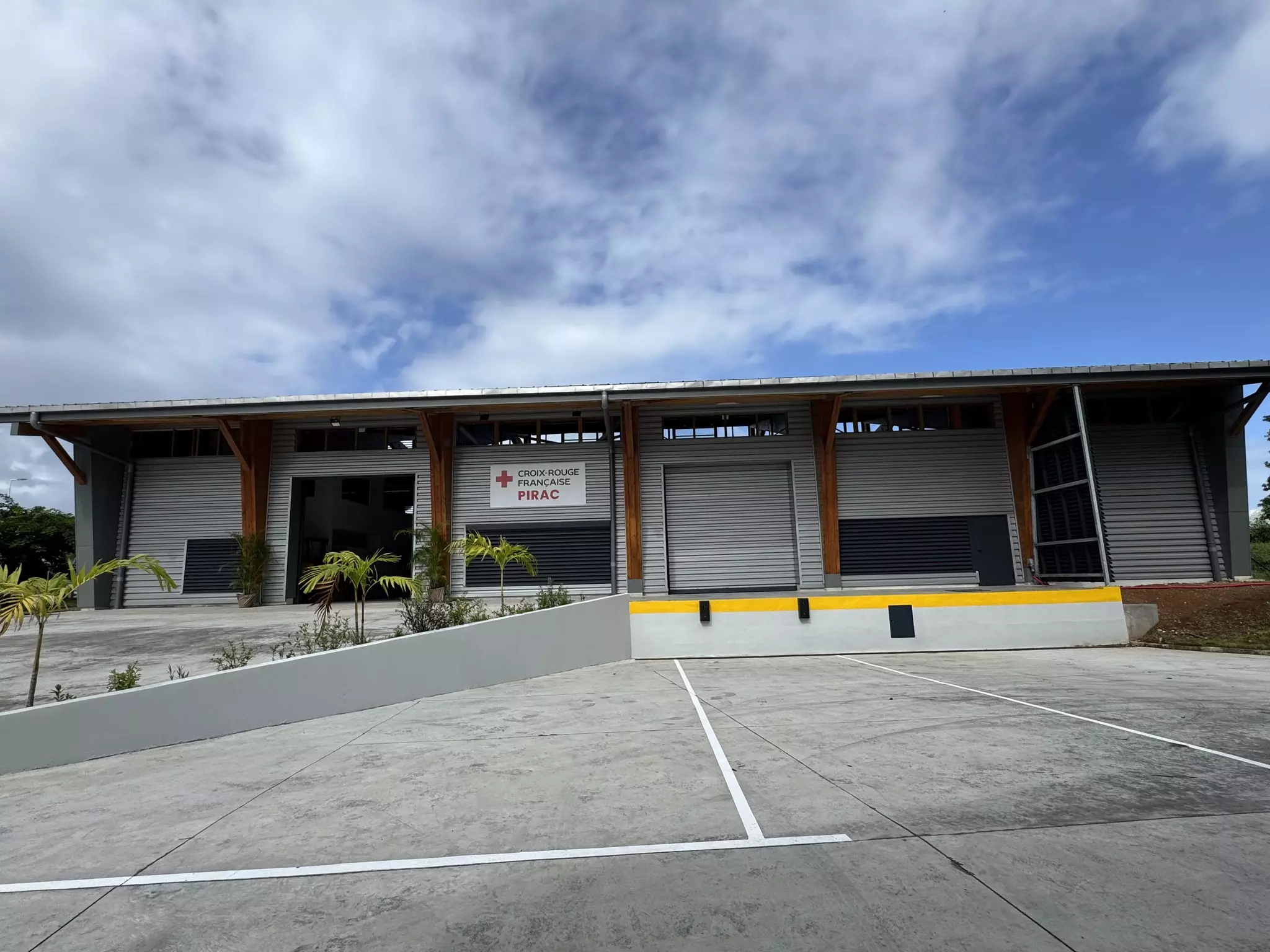 Guadeloupe : Un nouvel entrepôt humanitaire de la PIRAC de la Croix Rouge inauguré aux Abymes