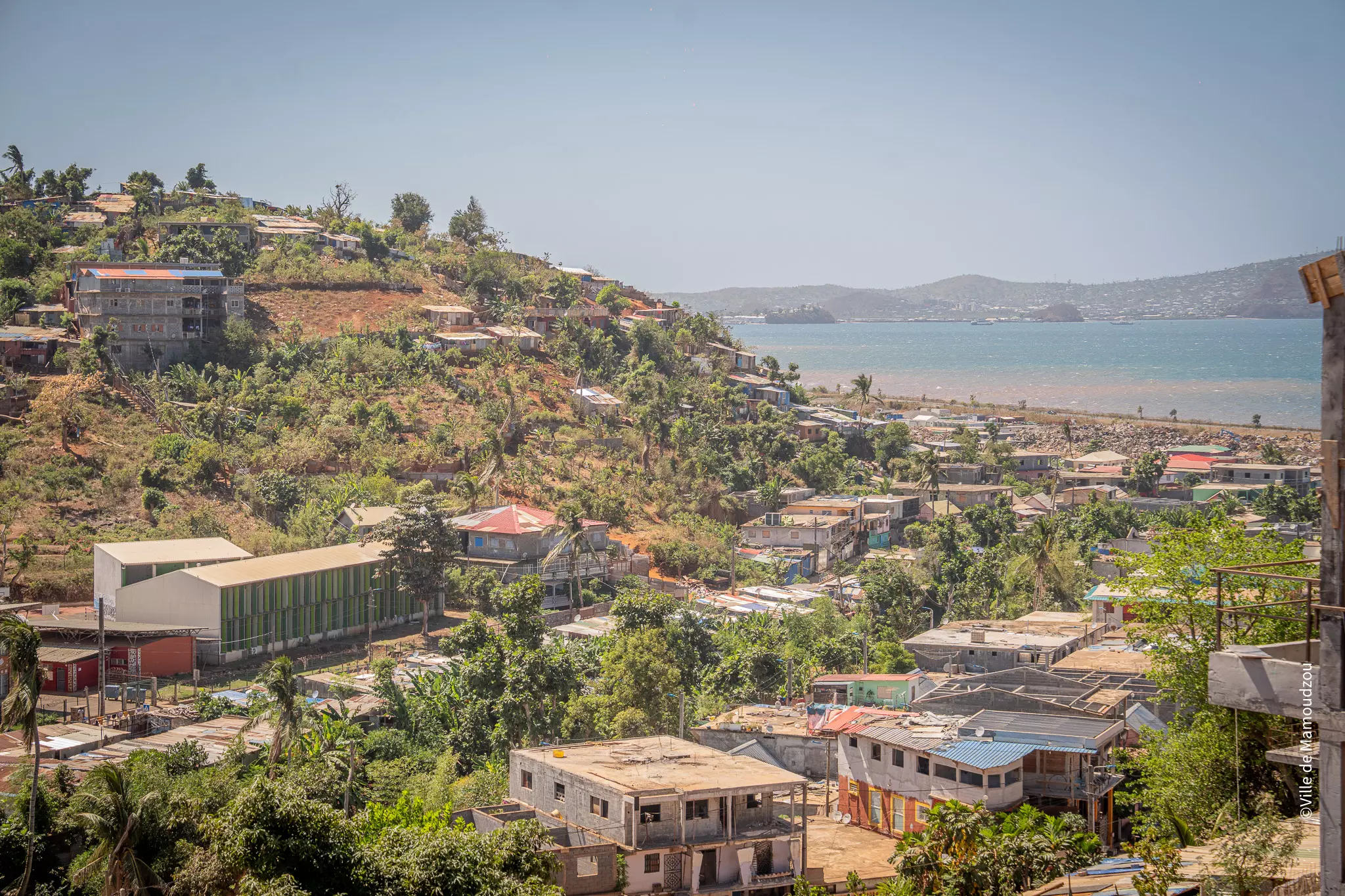 Un an après le passage du cyclone Chido, Mayotte se reconstruit lentement