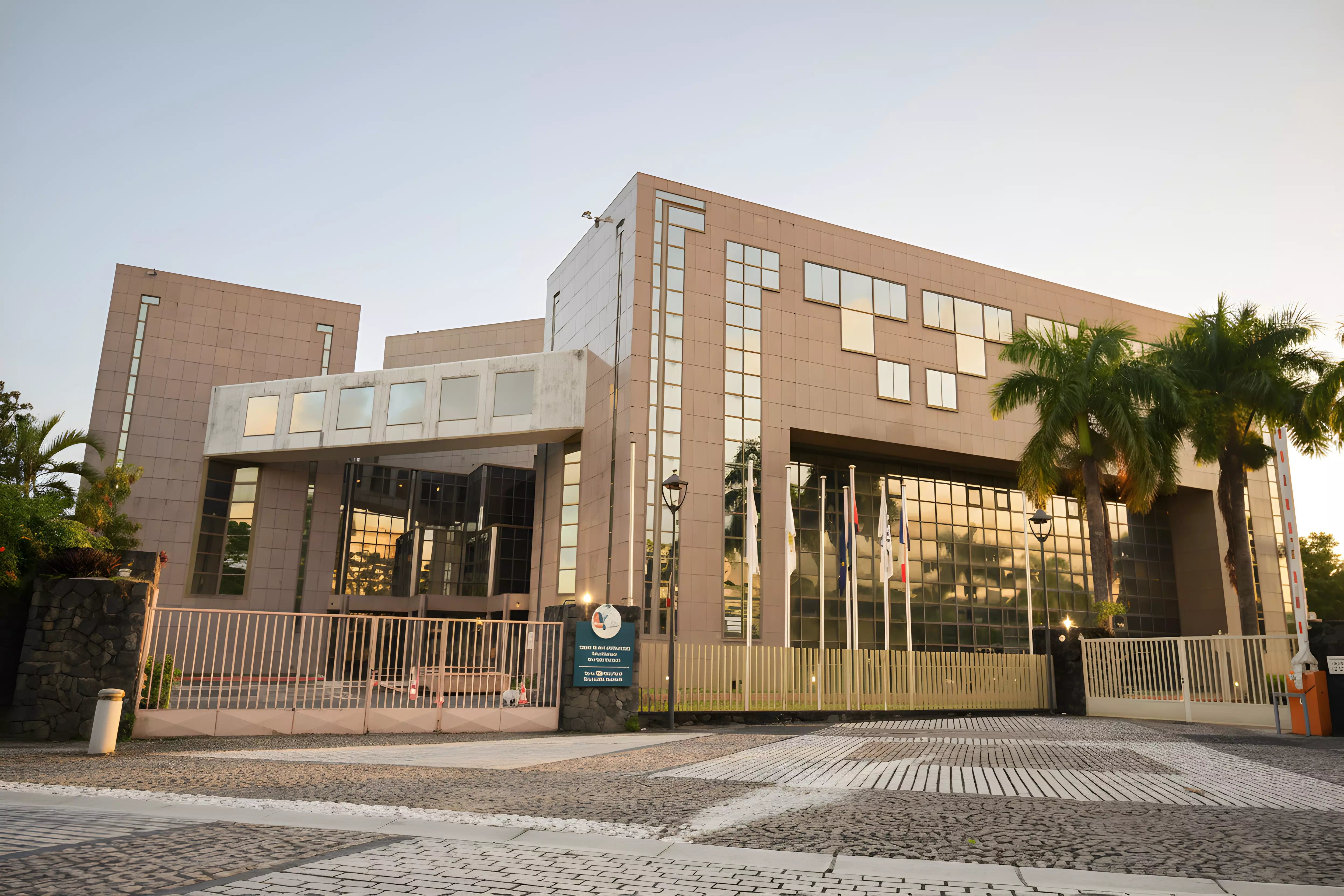 Martinique : l’AFD et la CTM signent un engagement financier de 50 millions d’euros pour accompagner la transformation du territoire