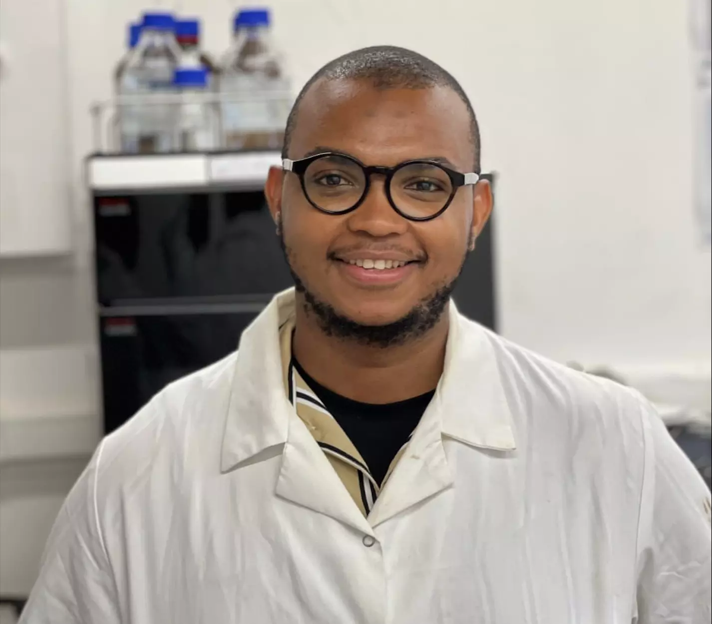 Innovation à Mayotte: Yazid Souf, docteur en chimie, valorise la biodiversité mahoraise pour trouver les solutions de demain