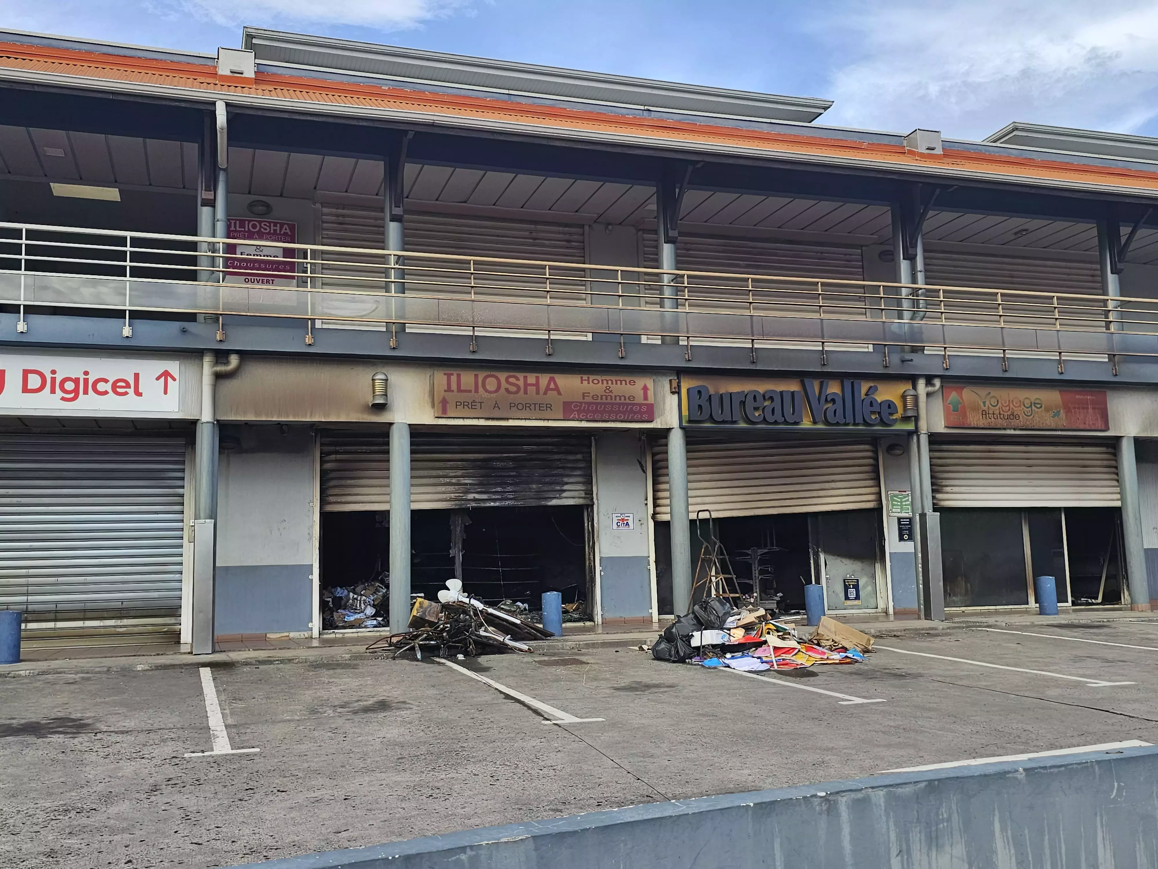 Budget : Le gouvernement abandonne le projet de surprime"émeutes" dans les contrats d'assurance au profit d'un "fonds émeutes"