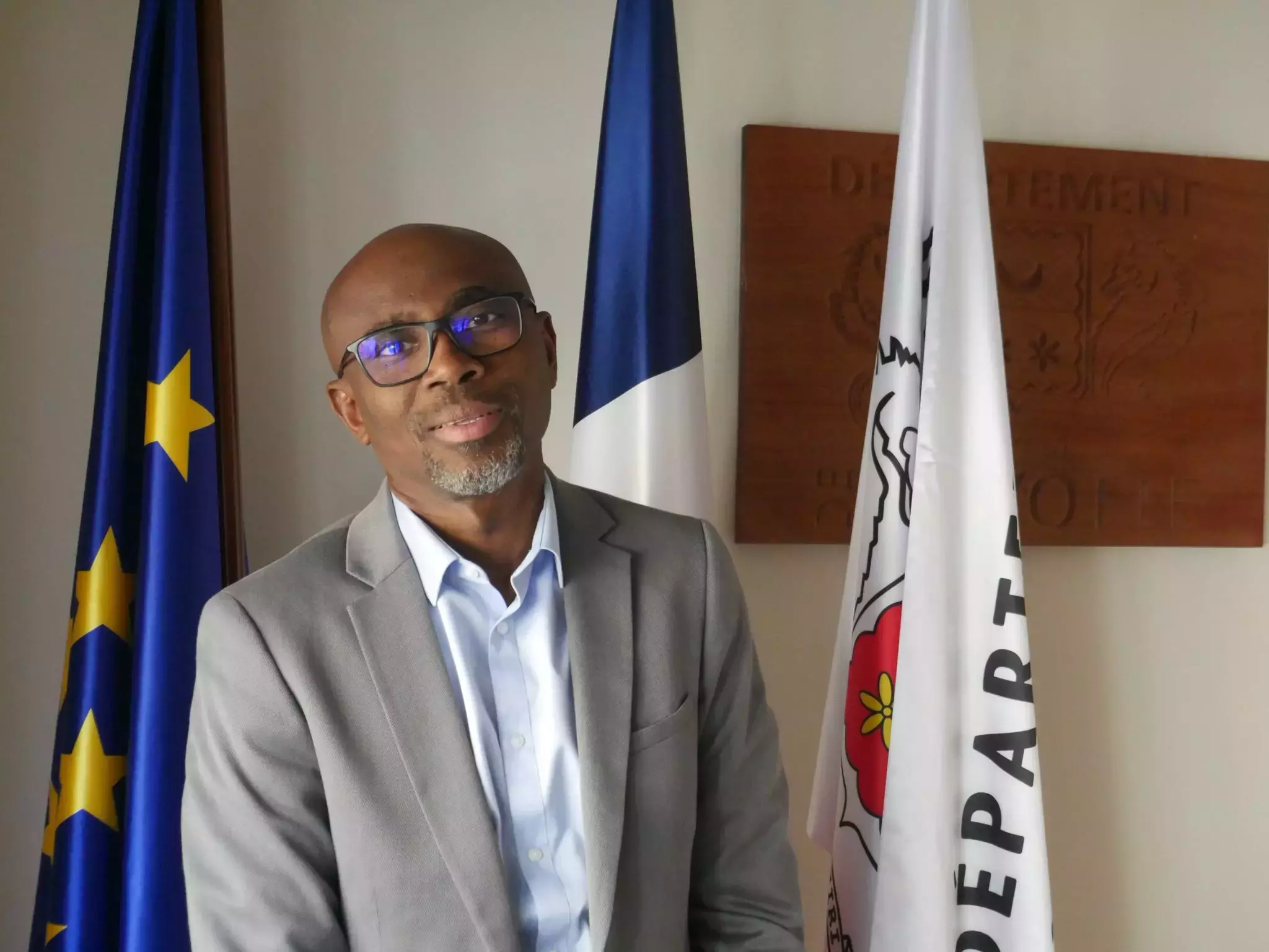 Mayotte : Ben Issa Ousséni rappelle l'urgence d'une transition claire au Port de Longoni