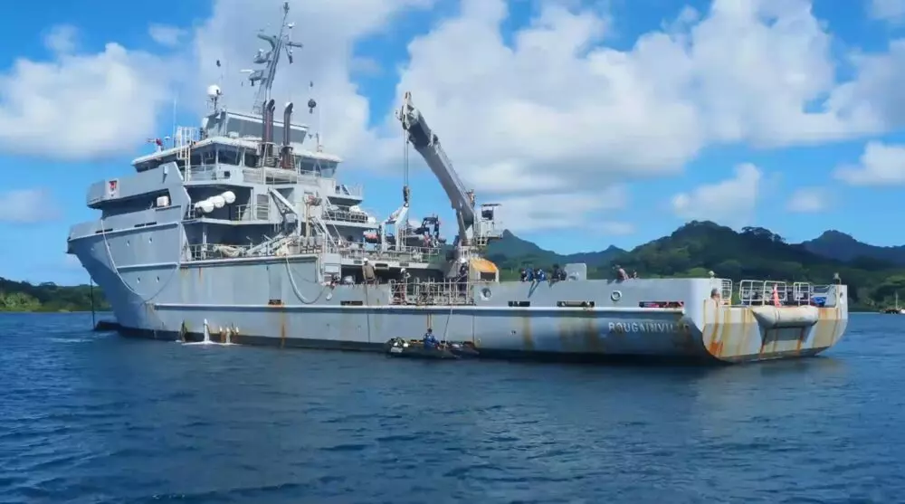 Polynésie : Sur l’île de Huahine, la Marine cartographie les futurs points de débarquement en cas de crise