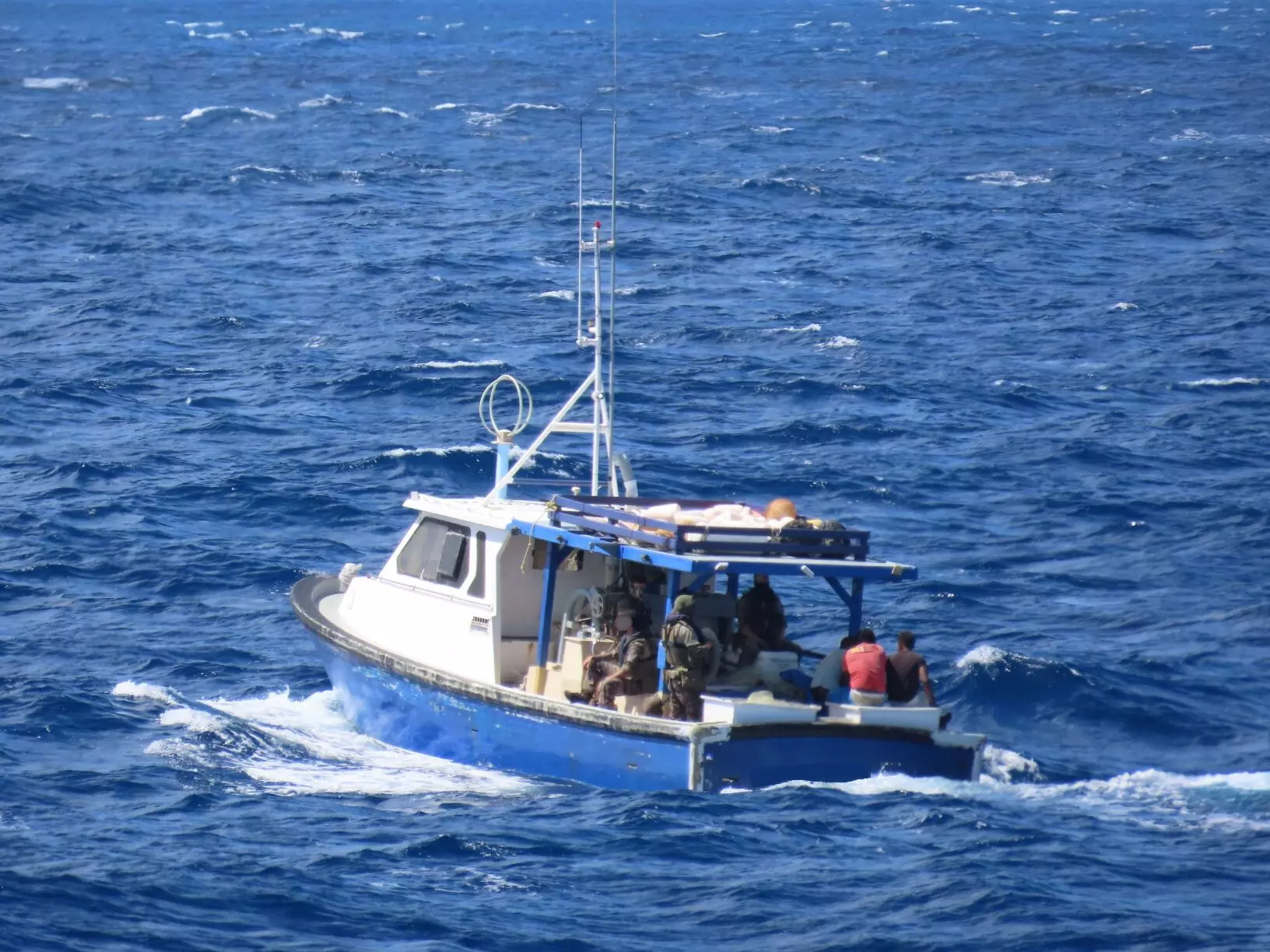 Narcotrafic : Les Forces armées aux Antilles et les Forces de défense de la Barbade saisissent plus de 600 kg de cocaïne en haute mer