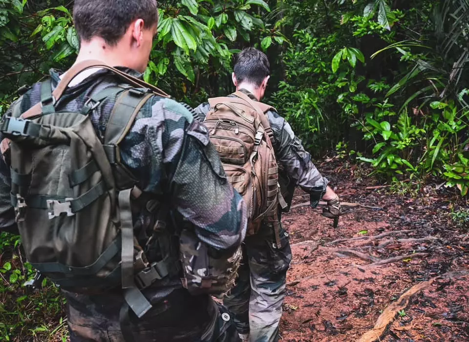 Guyane : huit militaires jugés pour extorsion et vols en réunion sur un site d'orpaillage illégal