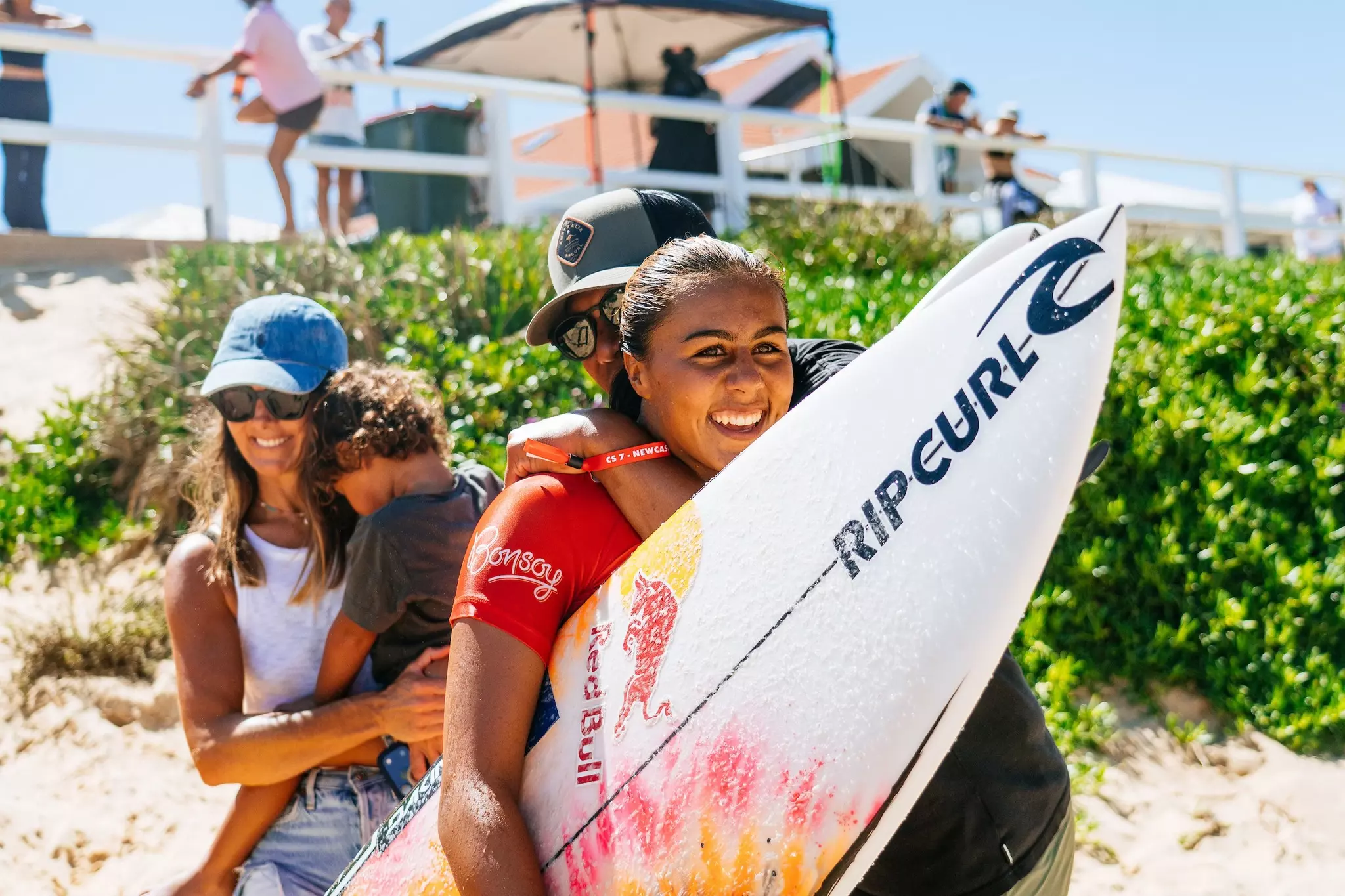 Surf : La Polynésienne Tya Zebrowski sacrée championne des Challengers Series avant de rejoindre l’élite de la WSL