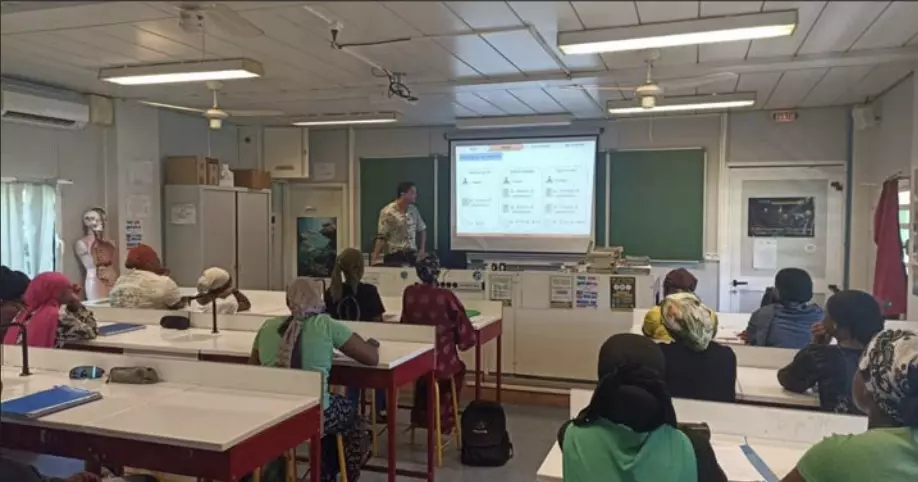 Mayotte : Le projet ETHNOMAY mobilise les lycéens pour exploiter le potentiel antibactérien des plantes locales mahoraises