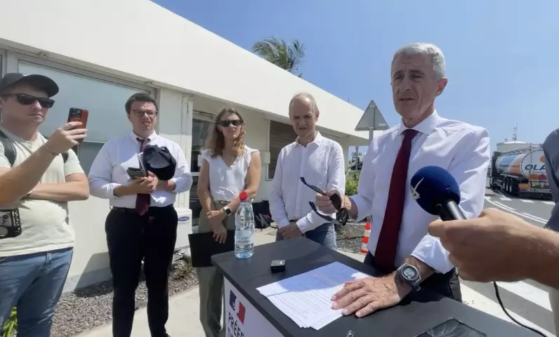 Forte hausse attendue des prix des carburants à La Réunion en avril 2026, le Préfet Patrice Latron en explique les causes et les mécanismes