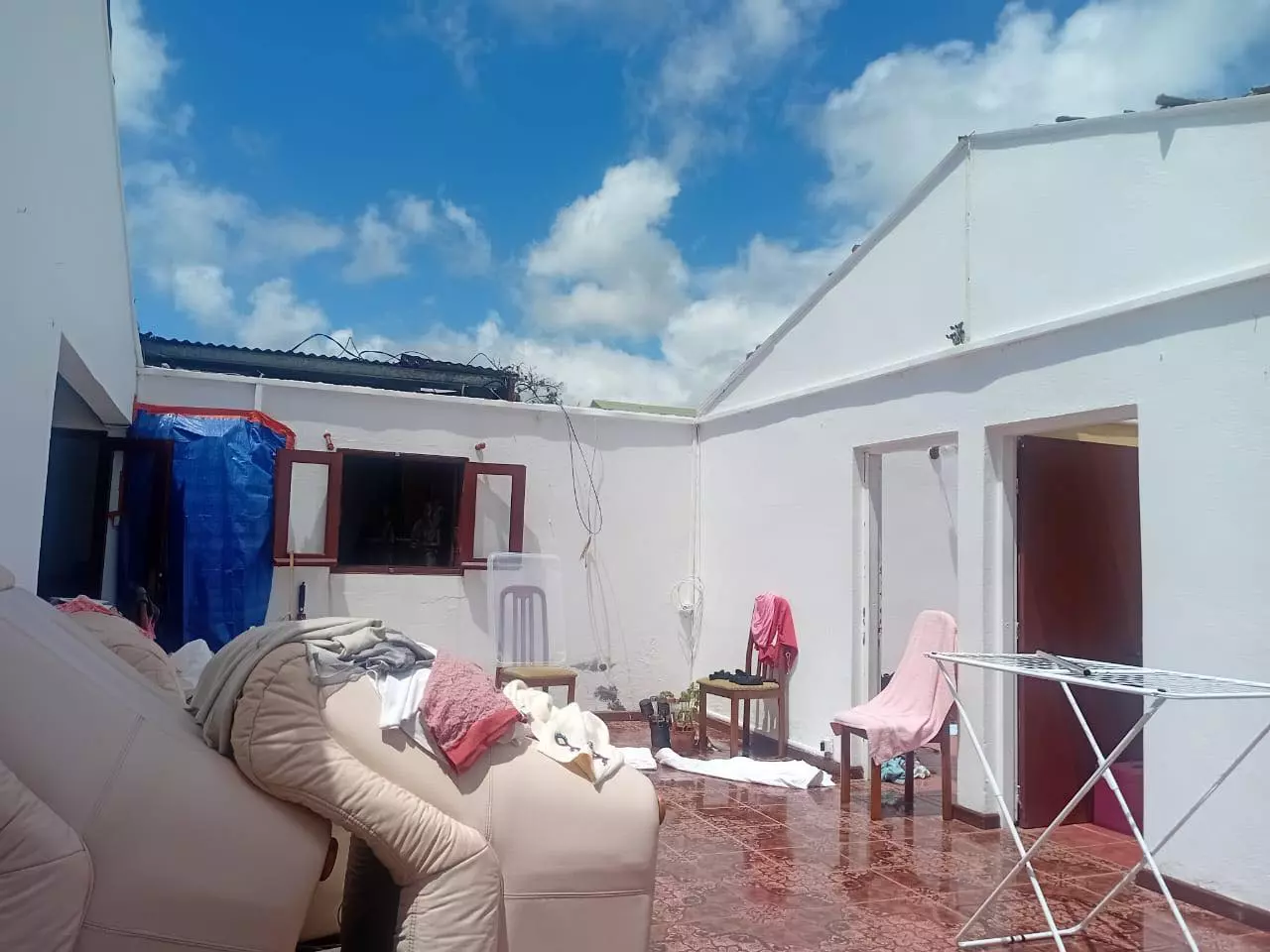 Un an après le cyclone Garance, toujours "la débrouille" pour des habitants sinistrés à La Réunion