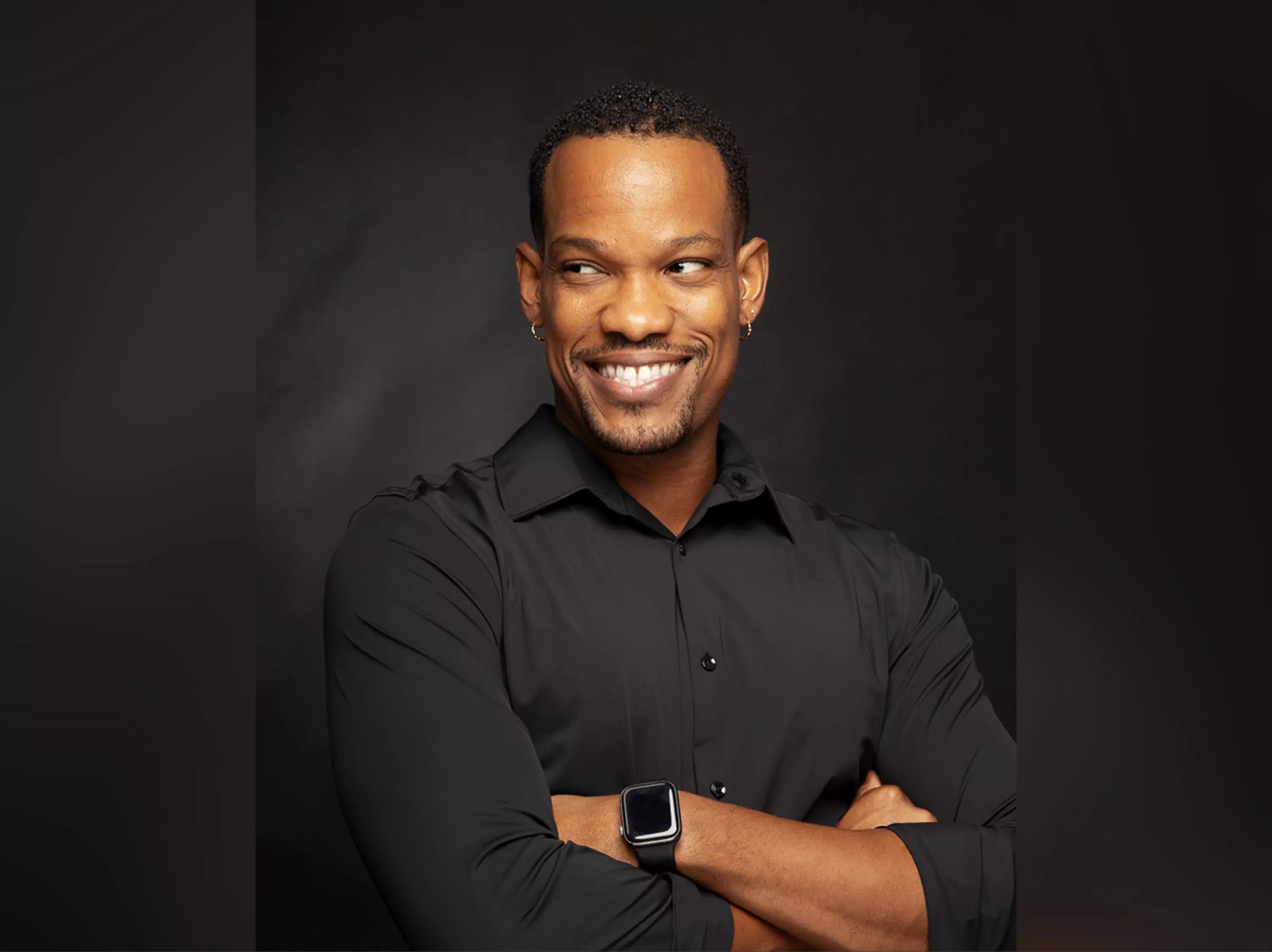 INTERVIEW. L’humoriste martiniquais Callmeludo s’apprête à présenter son nouveau spectacle « On fait comme on a dit » à Toulouse et à Paris