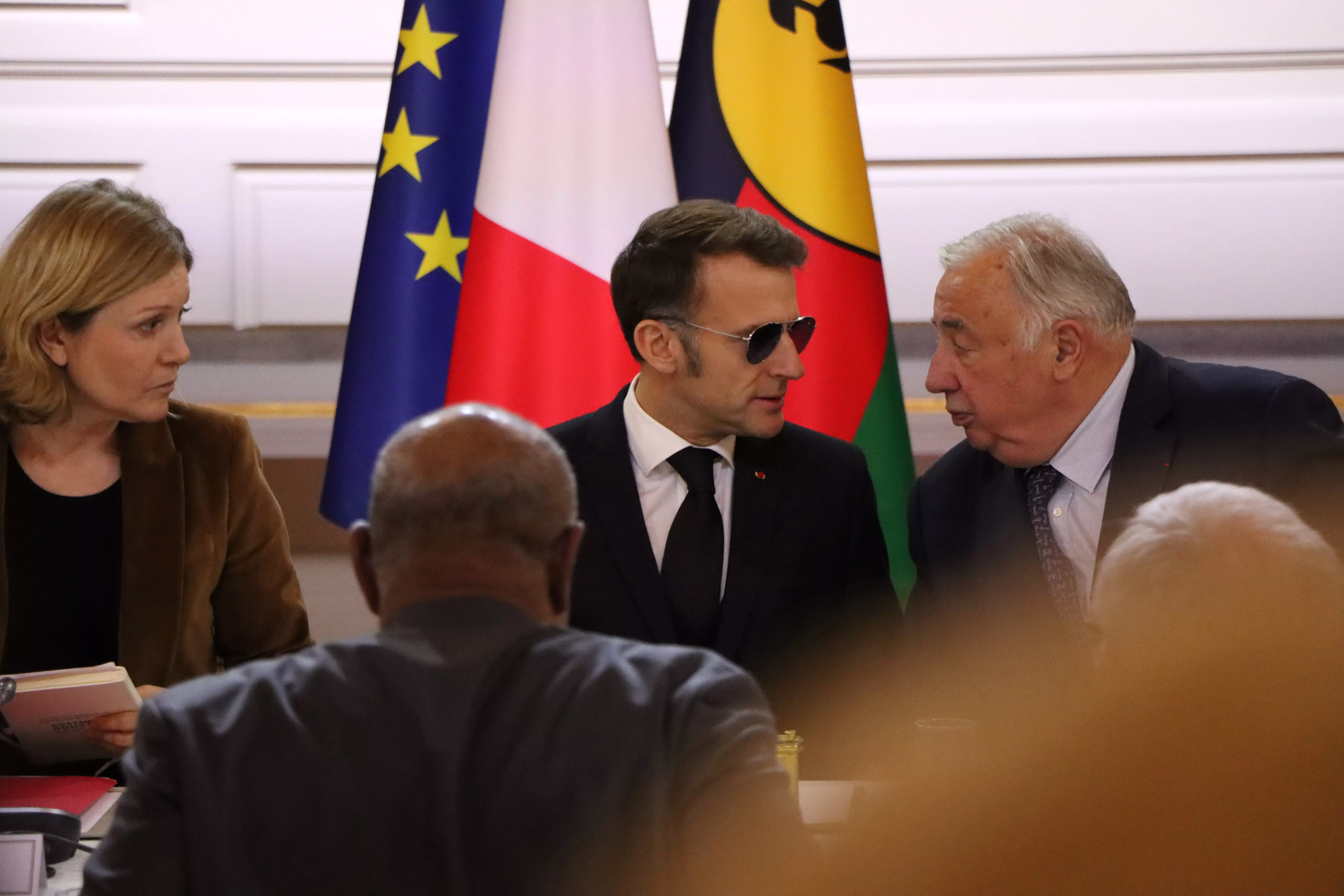 Réforme constitutionnelle en Nouvelle-Calédonie : réunion au sommet entre Emmanuel Macron, Sébastien Lecornu, Yaël Braun-Pivet et Gérard Larcher