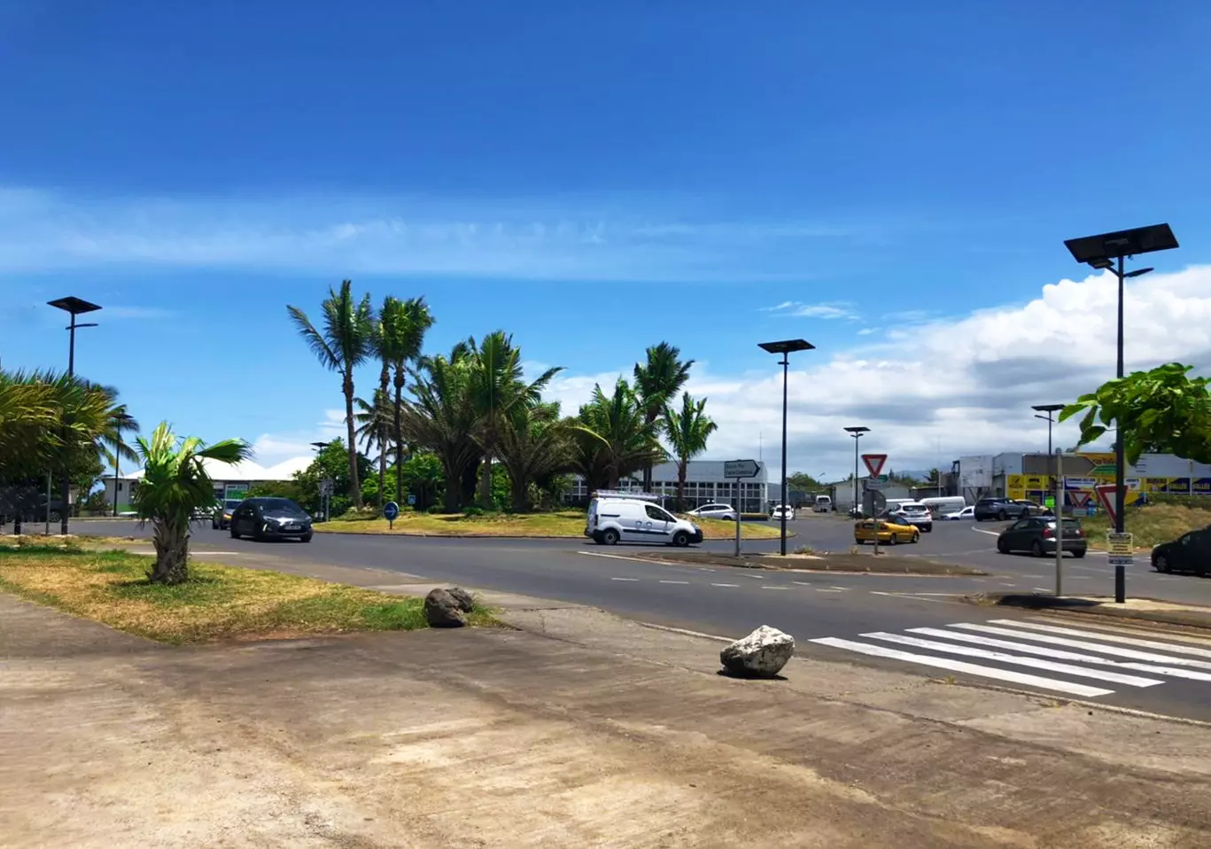 10 000 lampadaires solaires déployés en Outre-mer en 10 ans, le pari réussi de l’entreprise Fonroche Lighting