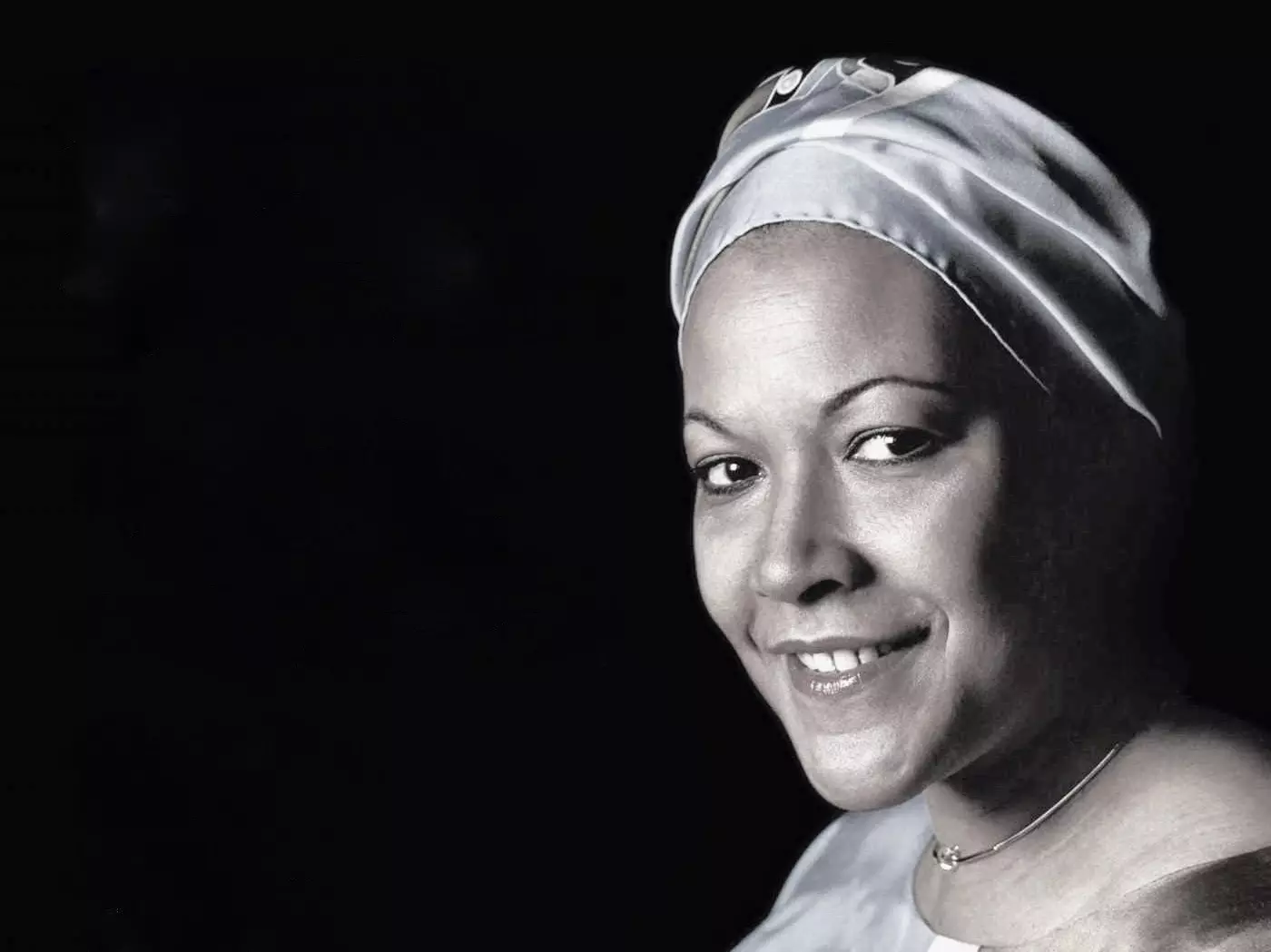 Grandes figures des Outre-mer : Christiane Eda-Pierre, la Martiniquaise à la voix d’or, première cantatrice noire de France