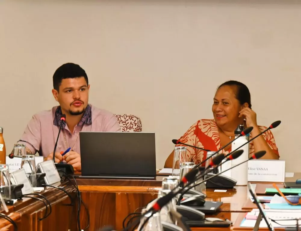 Polynésie : L’ancien député Tematai Le Gayic et les dissidents indépendantistes officialisent leur nouveau groupe à l’Assemblée territoriale