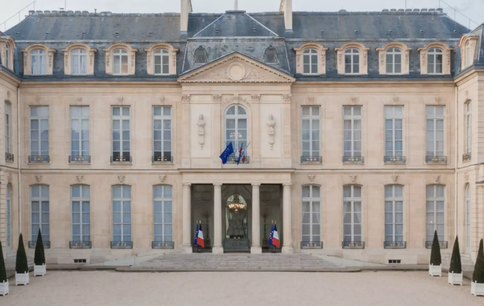 Une réunion de travail avec des maires, y compris des Outre-mer prévue par Emmanuel Macron le 16 avril