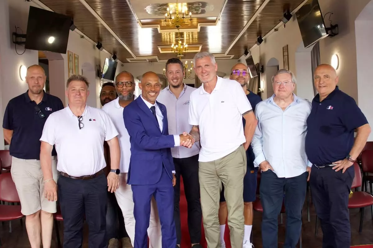 En visite en Guyane, le président de la Fédération française de Tennis séduit par le potentiel du territoire