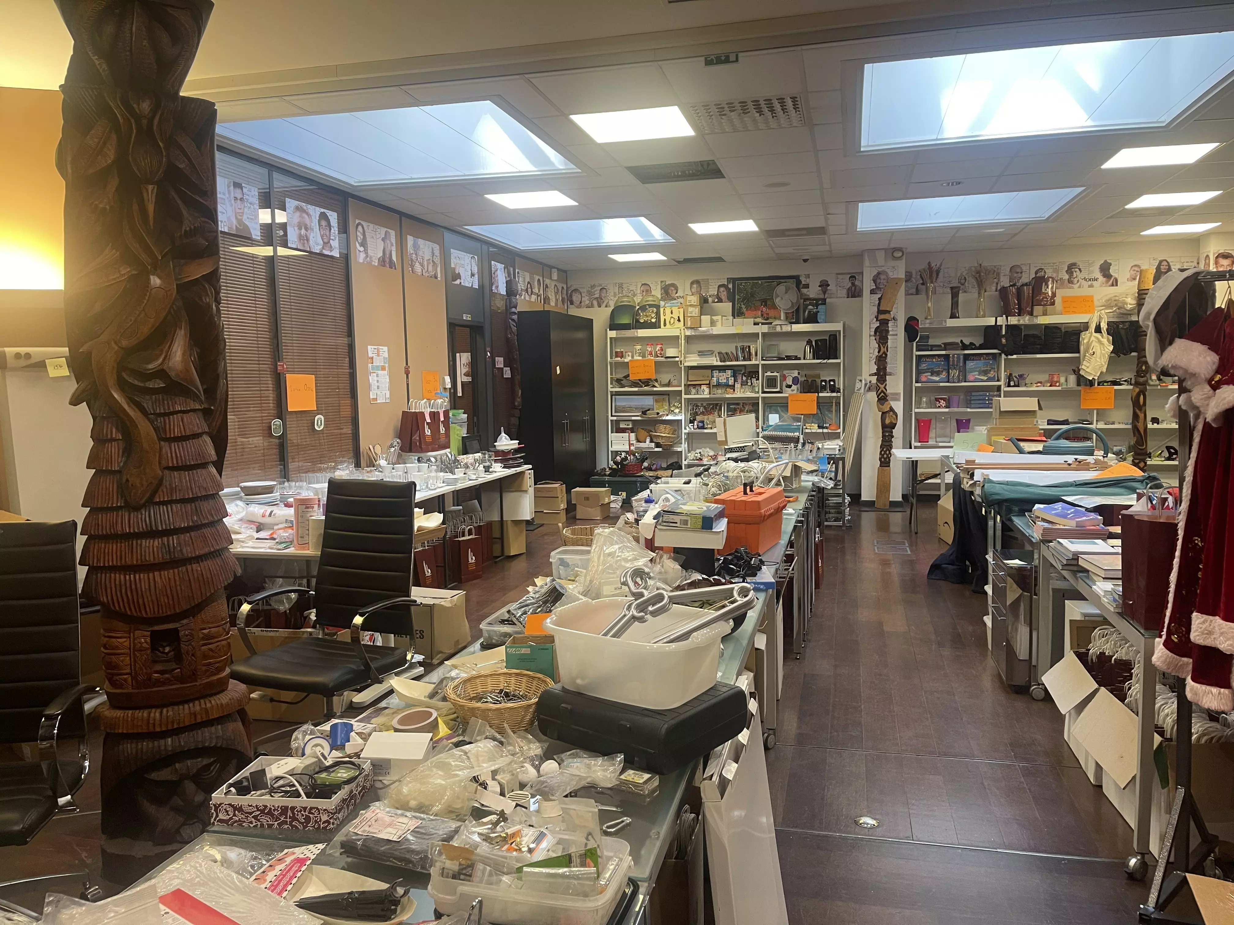 La Maison de la Nouvelle-Calédonie à Paris liquide ses derniers biens avant sa fermeture définitive