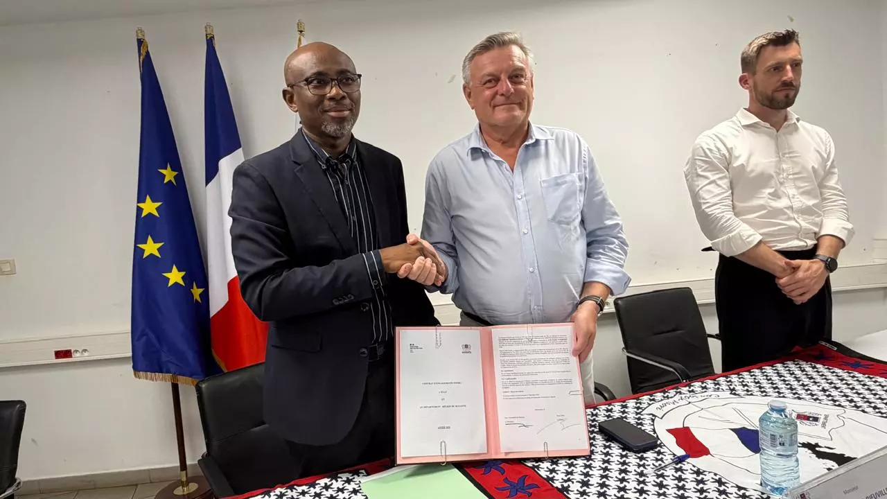 Un contrat d'engagement de 100 millions d'euros signé entre l'Etat et le Département-Région de Mayotte