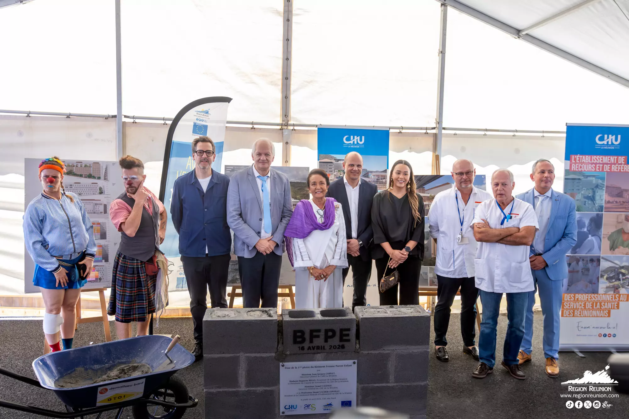 La Réunion&nbsp;: La première pierre du futur Bâtiment Femme Parent Enfant posée au CHU Nord