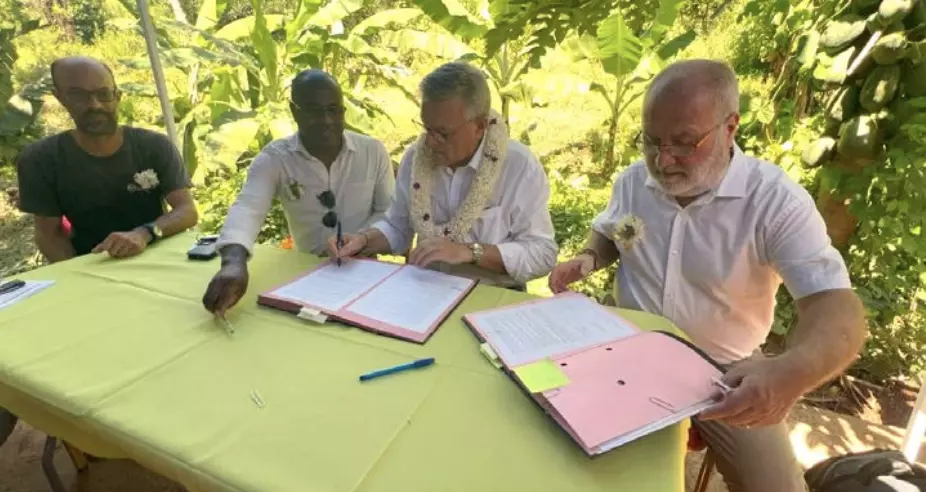 Mayotte: Une charte encadre les compensations et l'accompagnement des exploitants agricoles face au projet d'aéroport à Bouyouni
