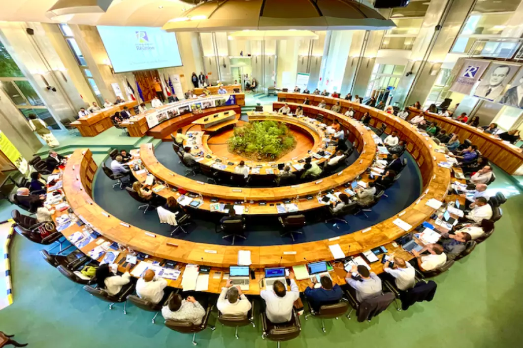La Réunion : Face à la diminution des PEC, le Département mobilise 12 millions d’euros pour un financement d’urgence