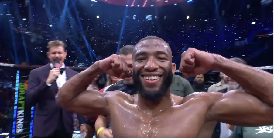 MMA: Le combattant d'origine guadeloupéenne Salahdine Parnasse vainqueur contre Kenneth Cross pour sa première aux États-Unis