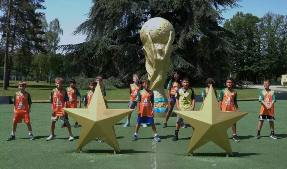 Des jeunes footballeurs de Punaauia de Polynésie invités à Clairefontaine, le fief des Bleus