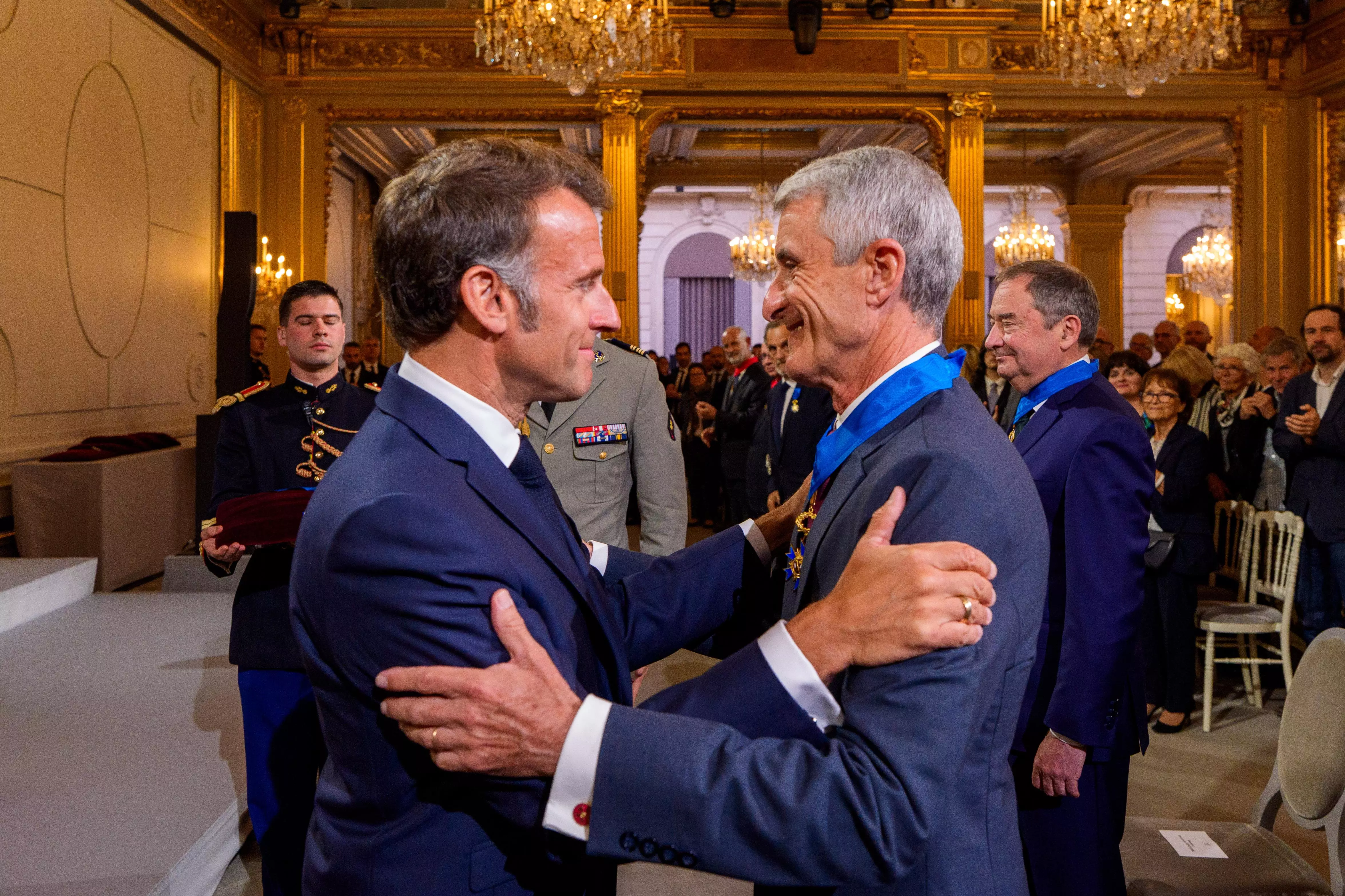 Patrice Latron, préfet de La Réunion, fait commandeur de l'Ordre national du Mérite par le Président de la République Emmanuel Macron