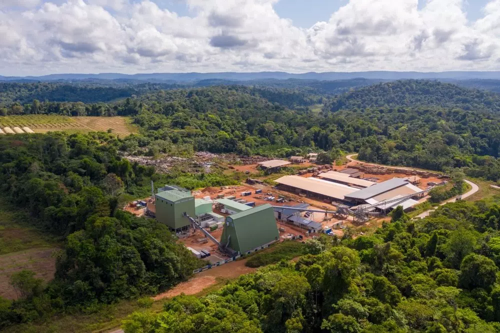 Guyane : La centrale biomasse de Cacao reprend du service après l’incendie d’avril 2025