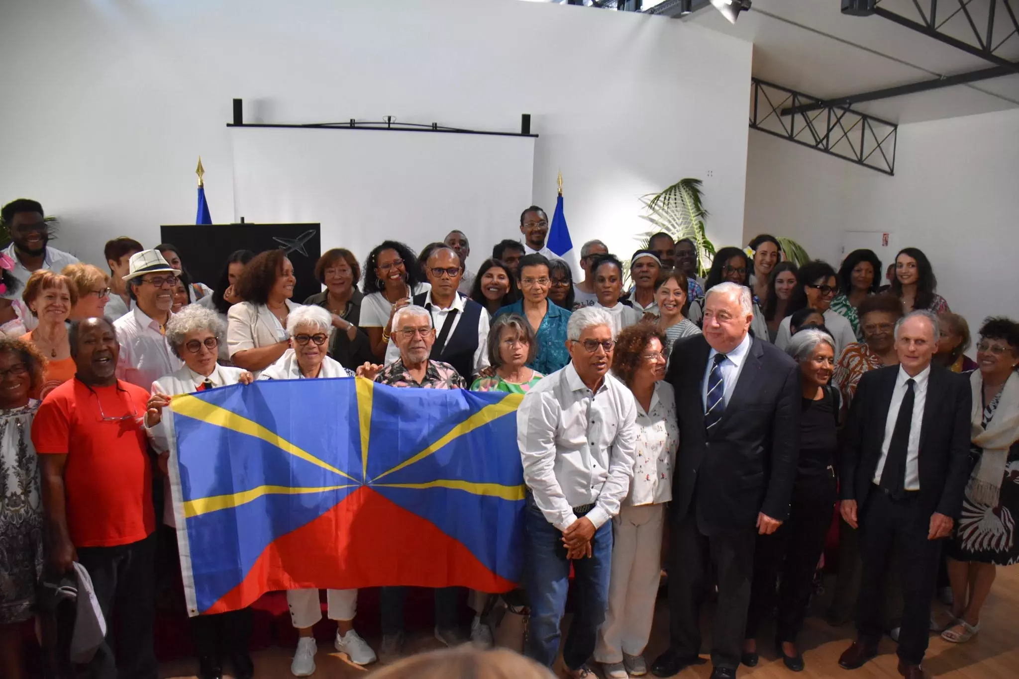 Unis au Sénat, les anciens enfants « transplantés » de La Réunion espèrent un vote « historique » de la loi de réparation