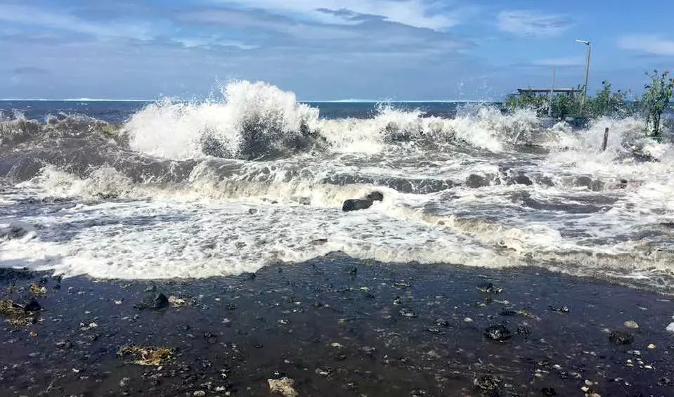 Polynésie : activités nautiques interdites à Tahiti et Moorea face à une houle exceptionnelle