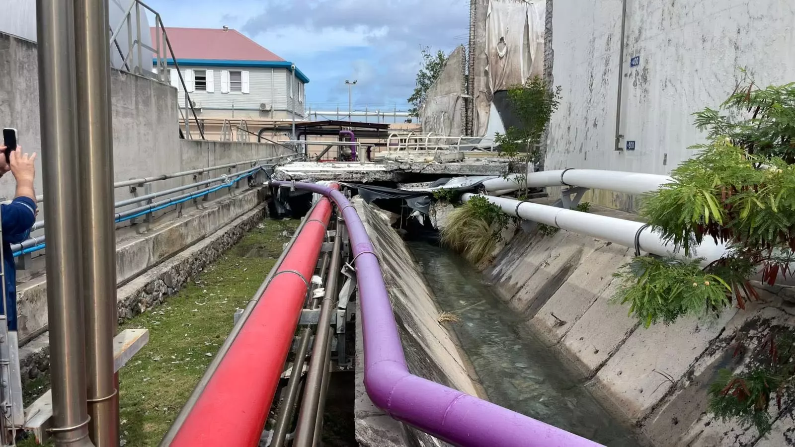 Saint-Barthélémy, privée d’eau après la rupture d’un réservoir de la SIDEM, un retour à la normale estimé à une semaine