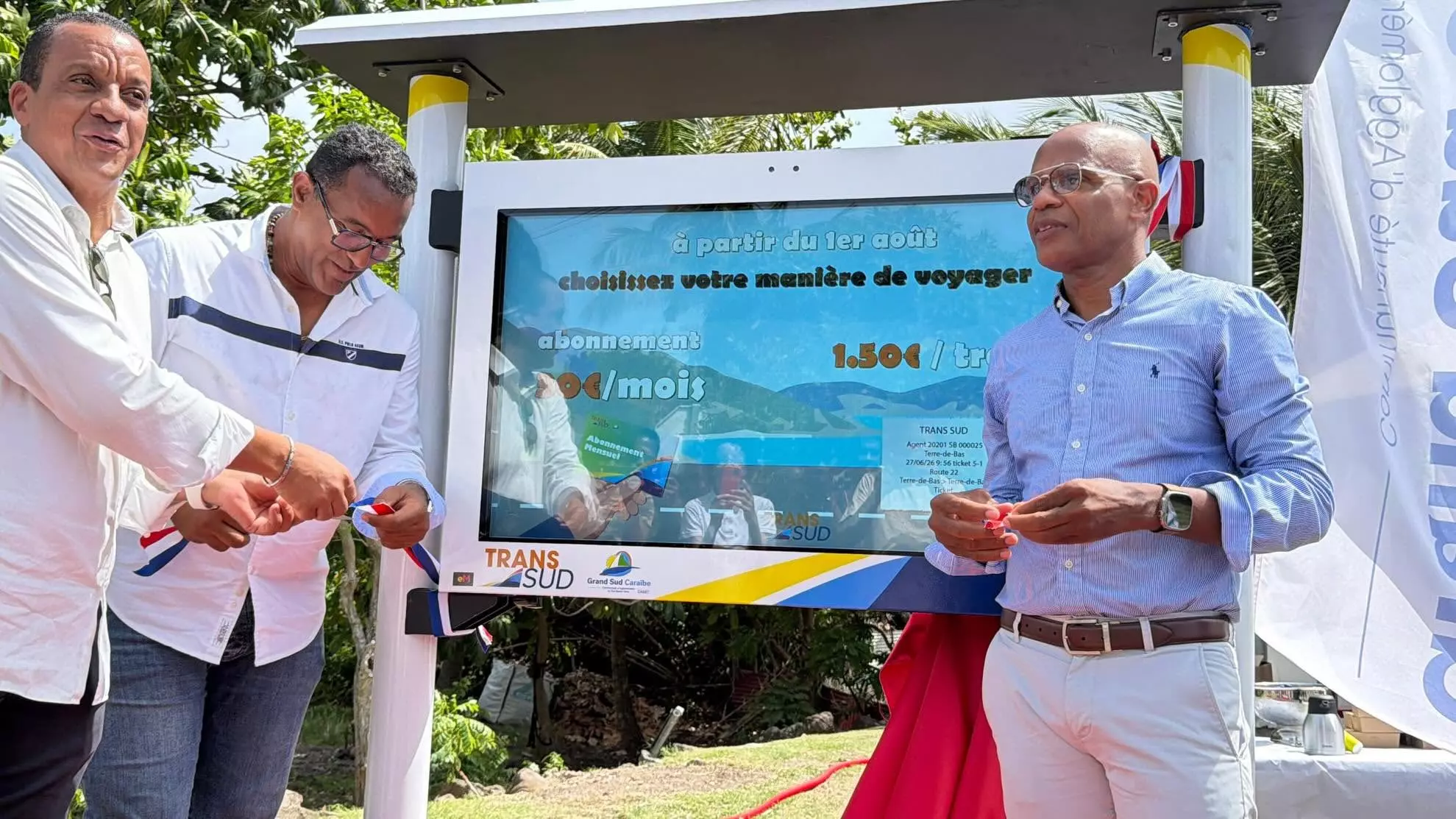 Guadeloupe : La communauté du Grand Sud Caraïbe inaugure une nouvelle ligne de transport à Terre-de-Bas