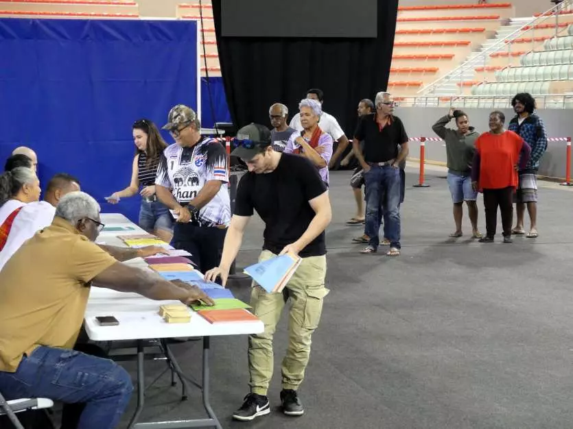 Nouvelle-Calédonie: les électeurs aux urnes pour un scrutin décisif pour l'avenir de l'archipel