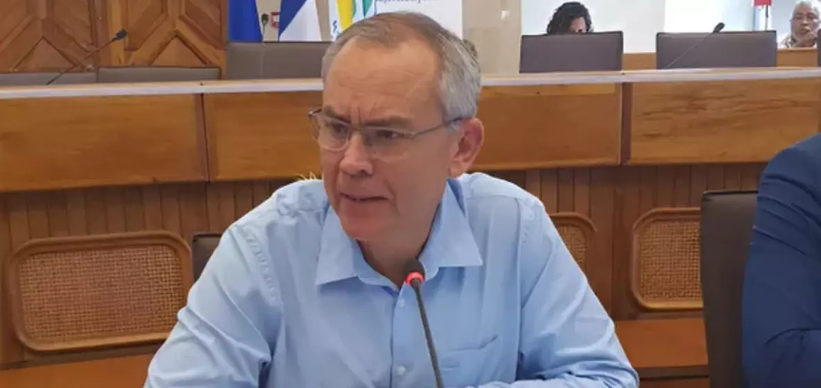 Serge Hoareau réélu président de l'association des maires de La Réunion