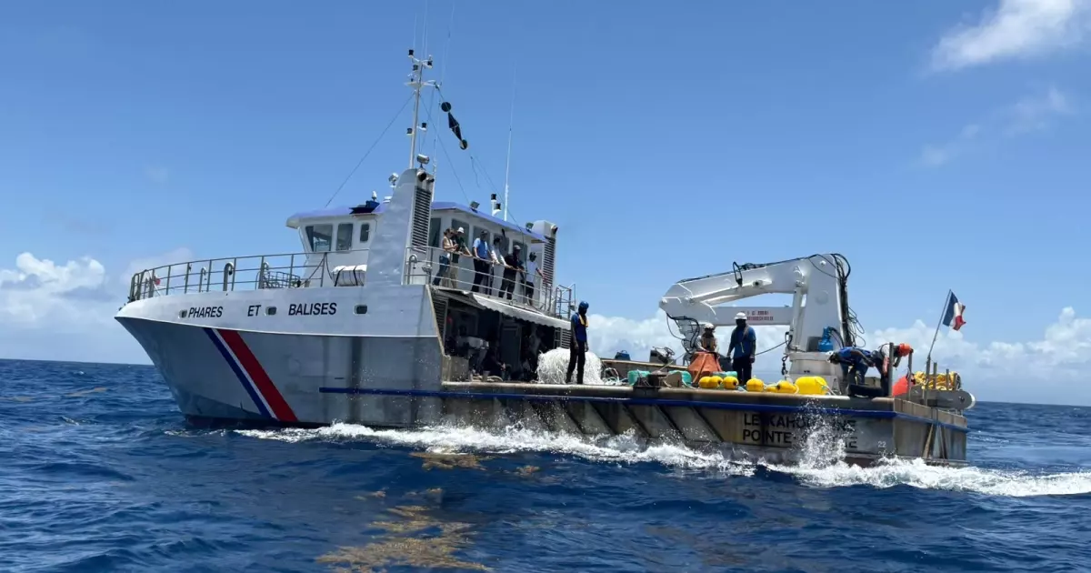 L’État déploie 20 nouveaux Dispositifs de concentration de poissons en Guadeloupe pour soutenir les pêcheurs