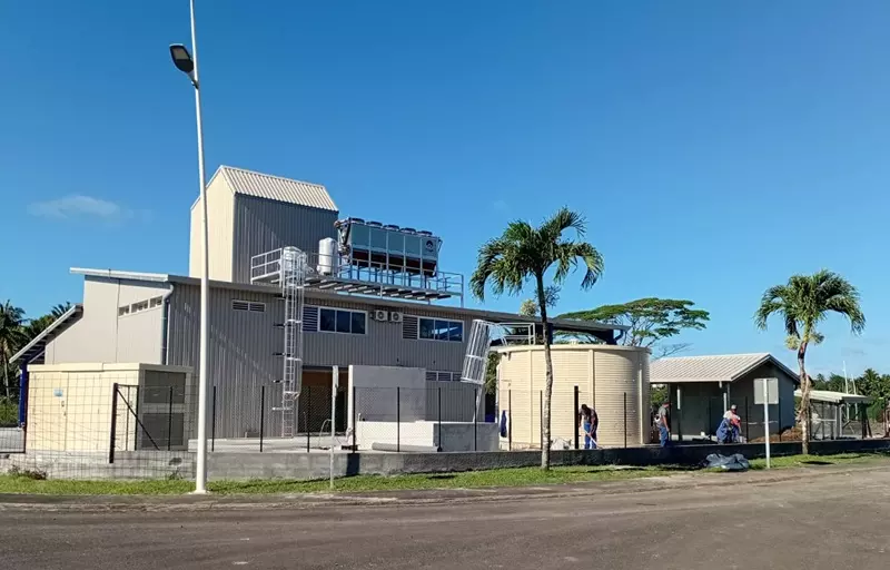 Polynésie : La plus grosse distillerie de rhum sort de terre sur la presqu’île de Tahiti