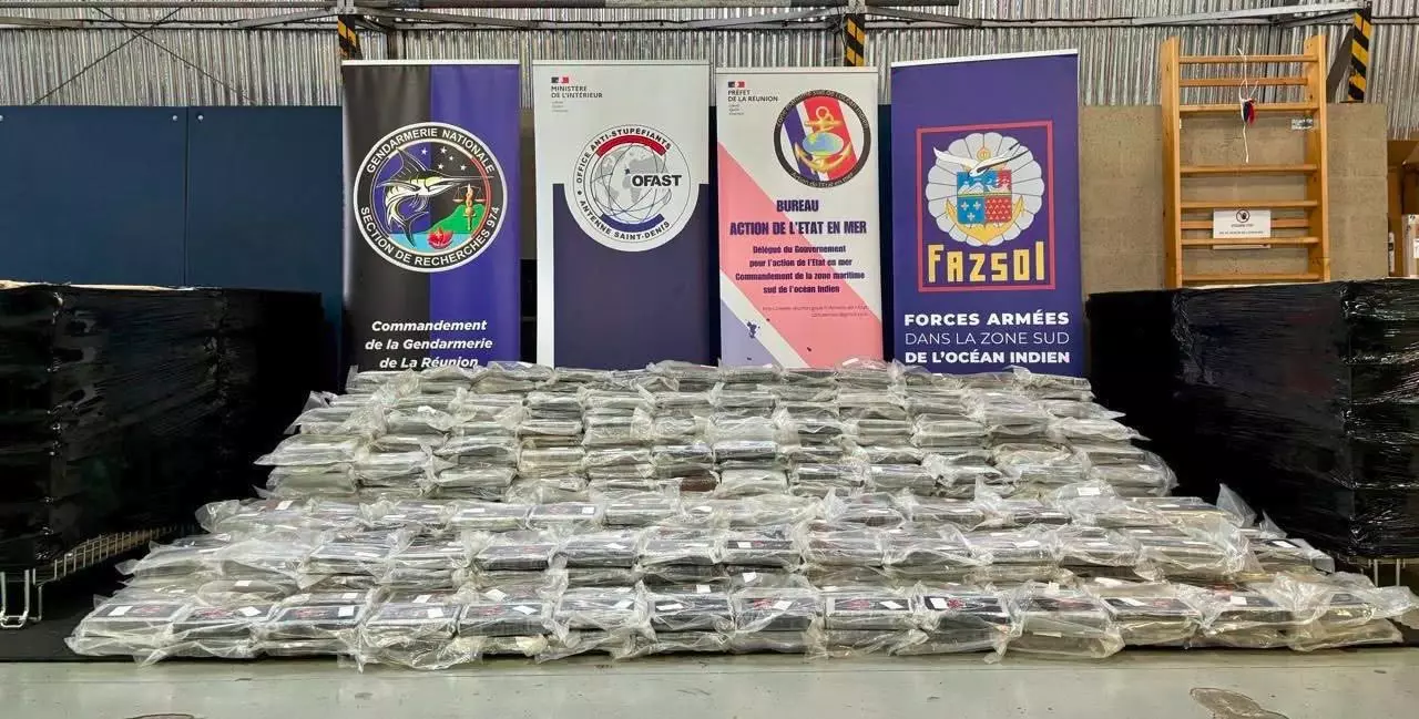 La Réunion : Plus d'une tonne de cocaïne saisie lors d'une opération en haute mer dans le sud de l'océan Indien