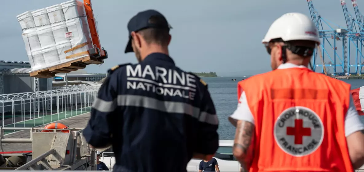 Après les séismes au Venezuela, les Forces Armées aux Antilles et la Croix Rouge Française acheminent une aide humanitaire depuis les Antilles