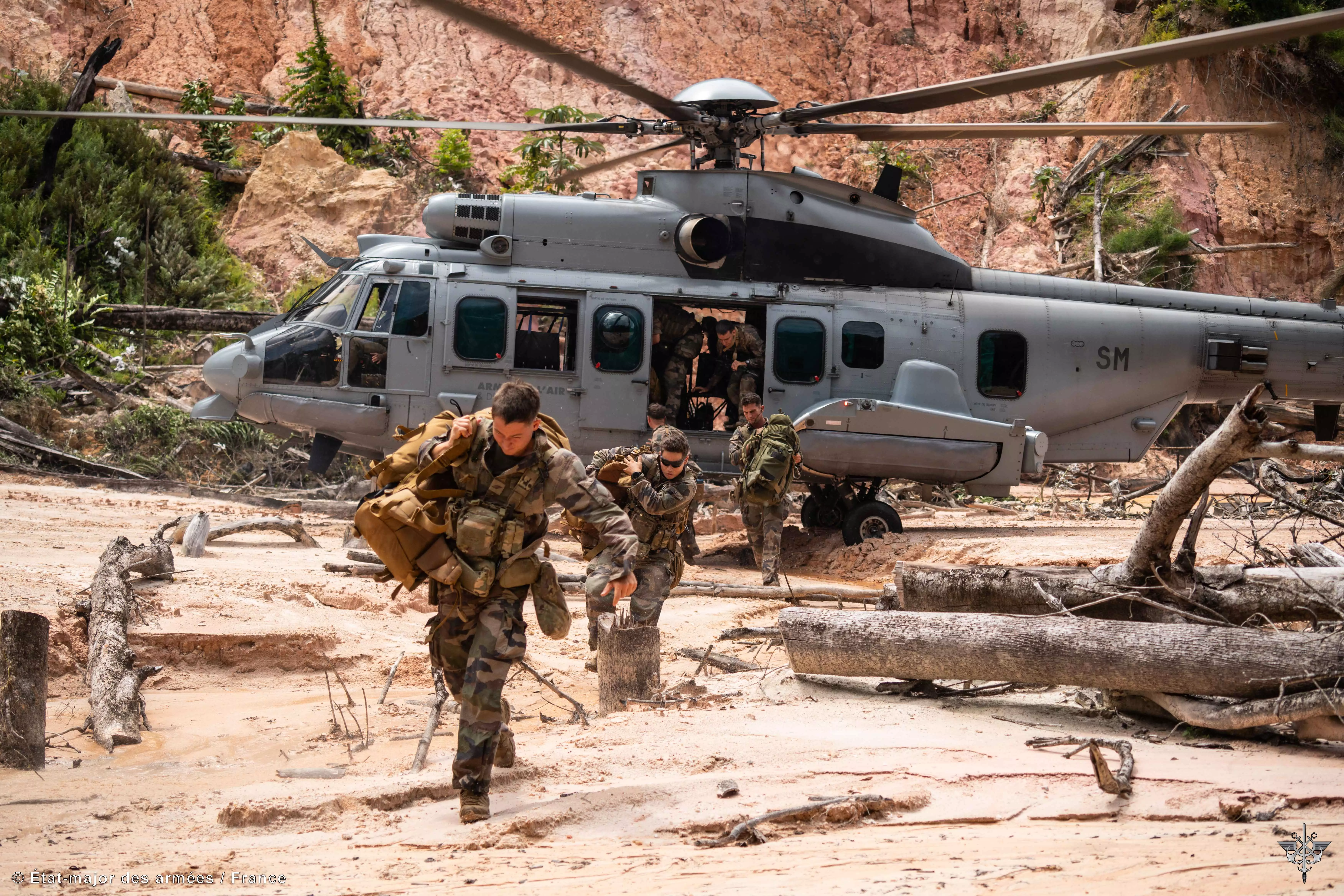 Les Forces armées de Guyane reçoivent leur 4ème Hélicoptère Caracal, soutien dans les opérations Harpie et Titan