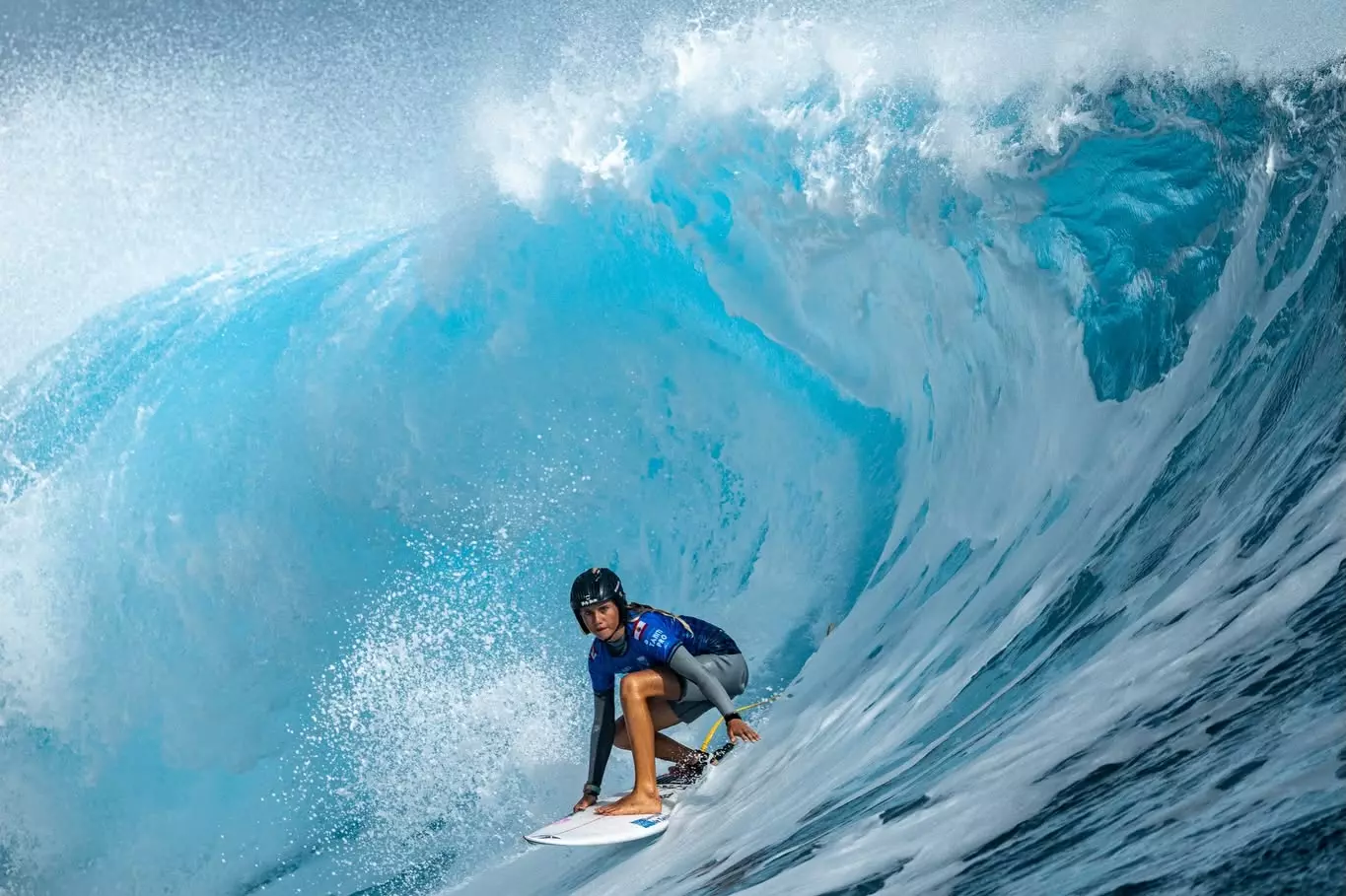 Surf : À Teahupo’o, Kelia Gallina fait tomber les championnes et file en quarts de la Tahiti Pro