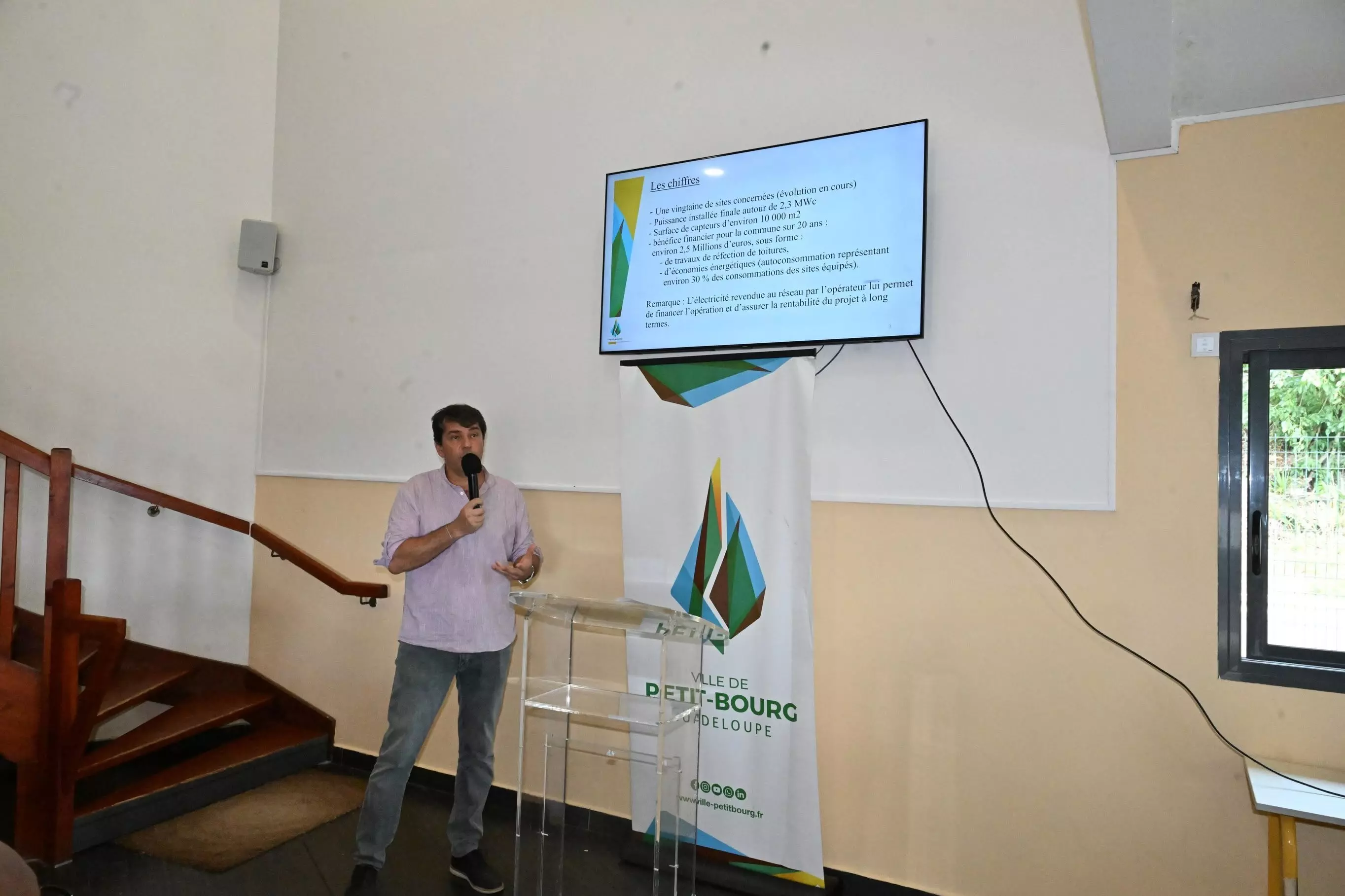 En Guadeloupe, la commune Petit-Bourg passe une première étape dans sa transition énergétique grâce à la centrale photovoltaïque d’Albioma