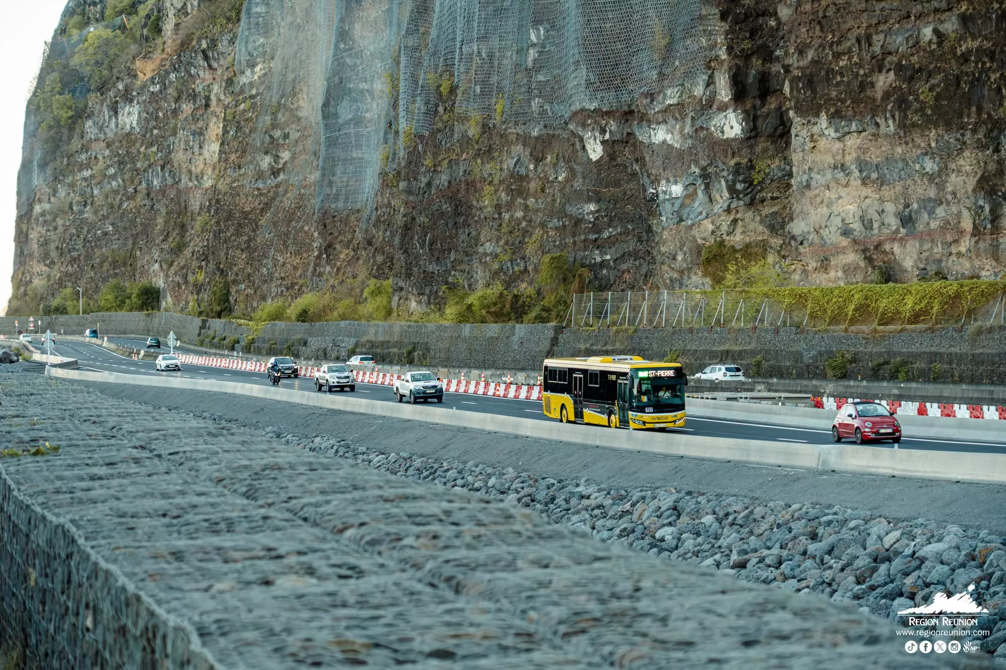 La Réunion - Nouvelle route du littoral : 1,6 km supplémentaires mis en service ce samedi