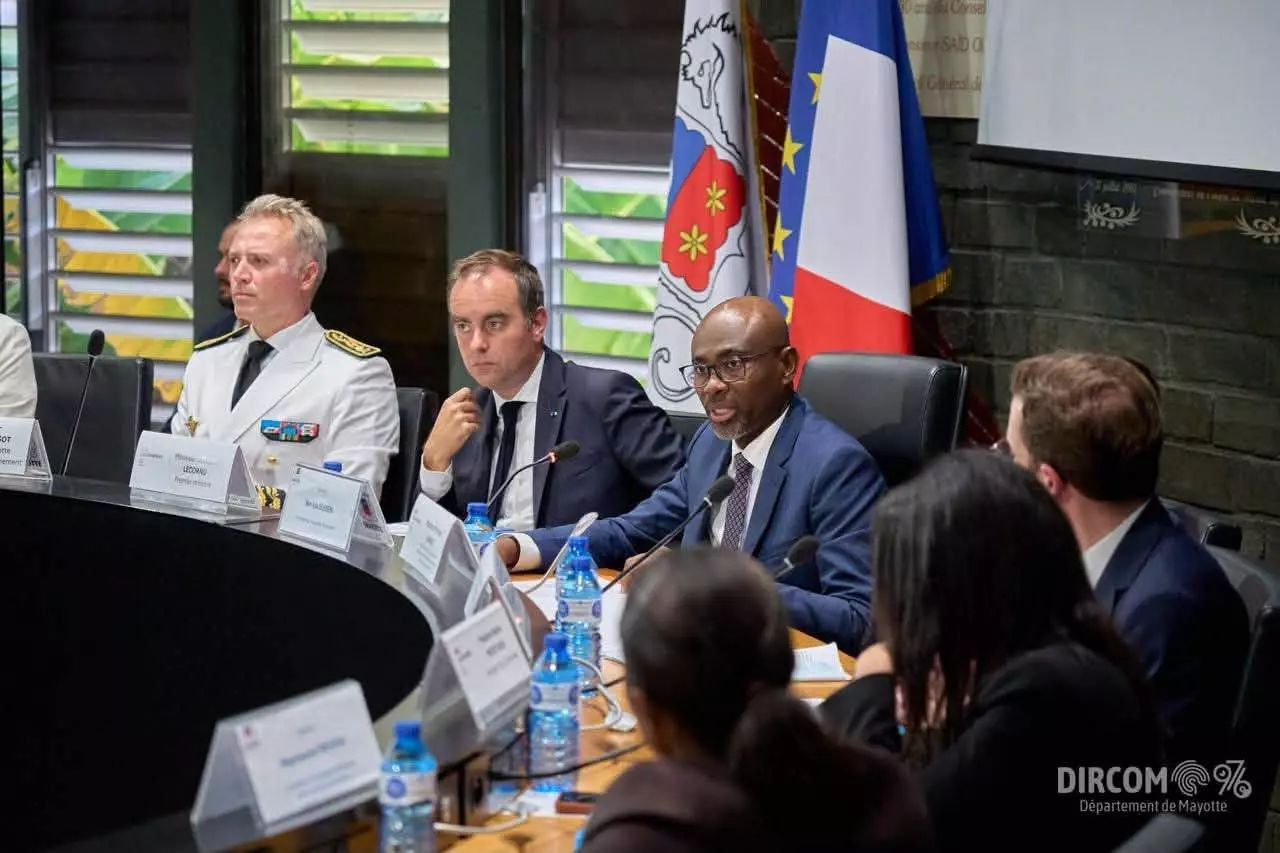 Reconstruction de Mayotte: Le Premier ministre Sébastien Lecornu Lecornu veut un "choc" des mises en chantier