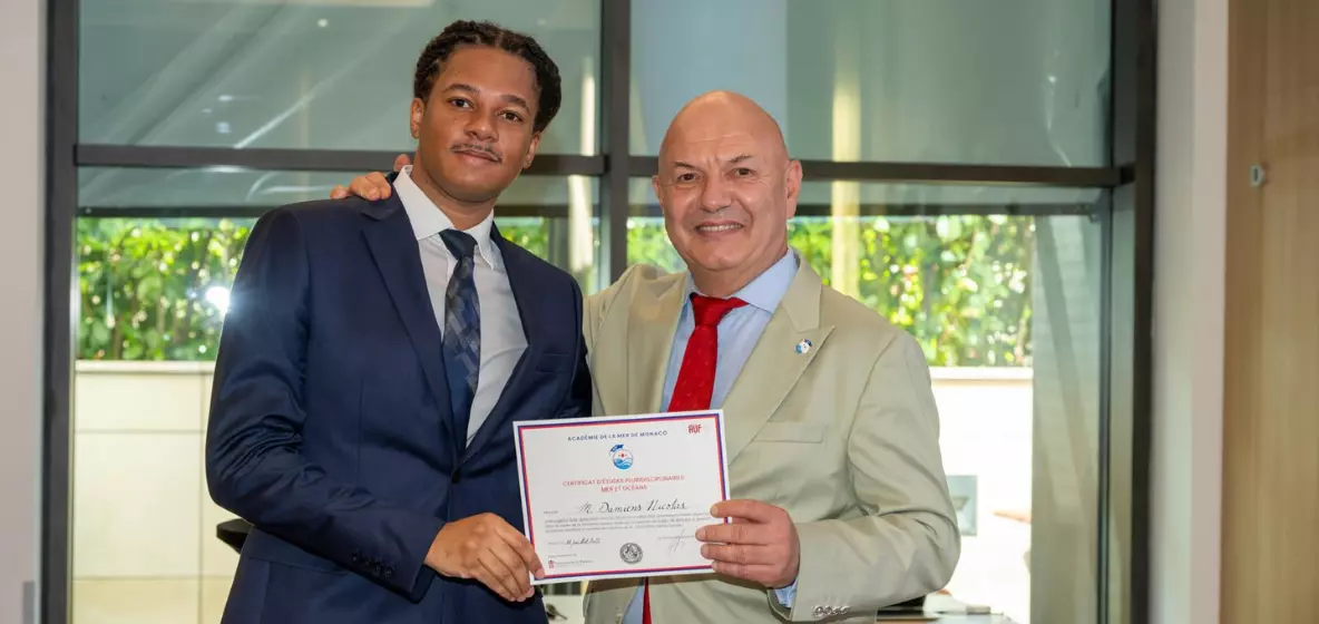 Sargasses : le jeune Guadeloupéen Damiens Nicolas travaille à promouvoir une gouvernance caribéenne et une réponse fondée sur la justice climatique