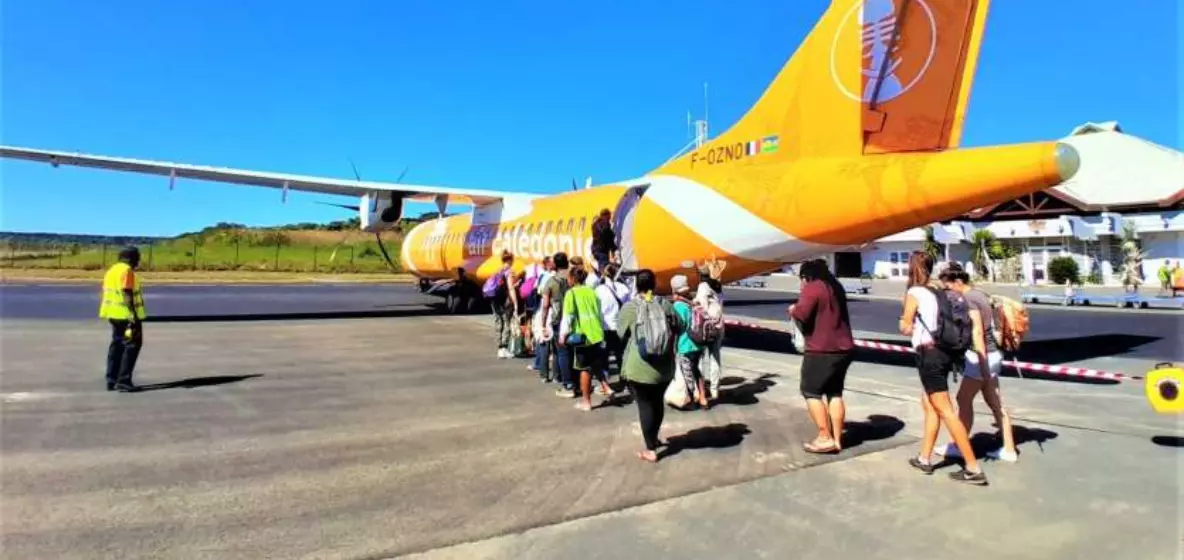 Nouvelle-Calédonie : «Ça ne peut plus durer», à Maré et Ouvéa, des voix s’élèvent contre le blocage des aérodromes