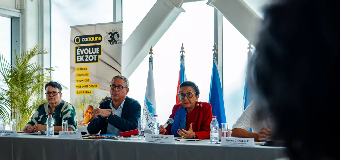 La Réunion : Car Jaune fête ses 30 ans avec une offre de services renforcée et par la mise en place d'un Car à Haut Niveau se Service (CHNS)