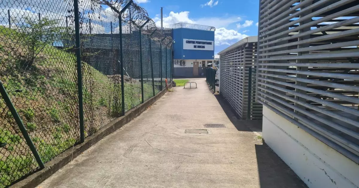 Filets anti-drones : la prison de Ducos en Martinique citée en exemple
